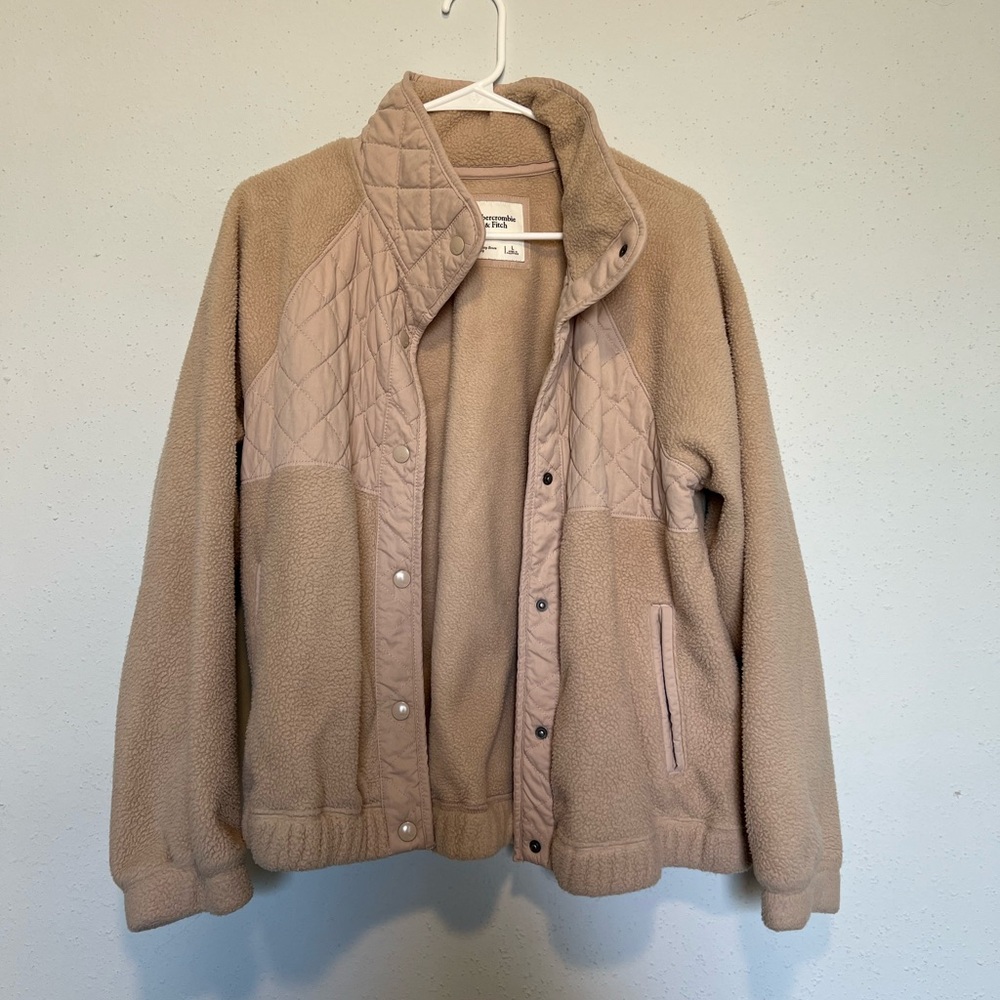 Abercrombie & Fitch Tan Lightweight Quilted Fleece Jacket, size L